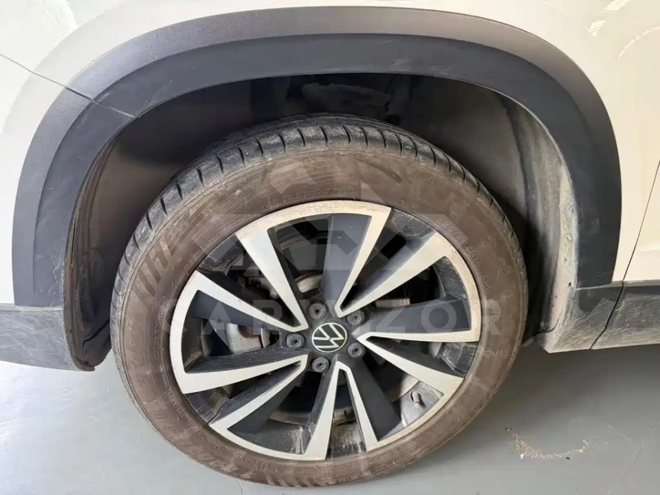 Volkswagen Tharu