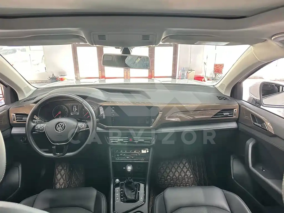 Volkswagen Tharu