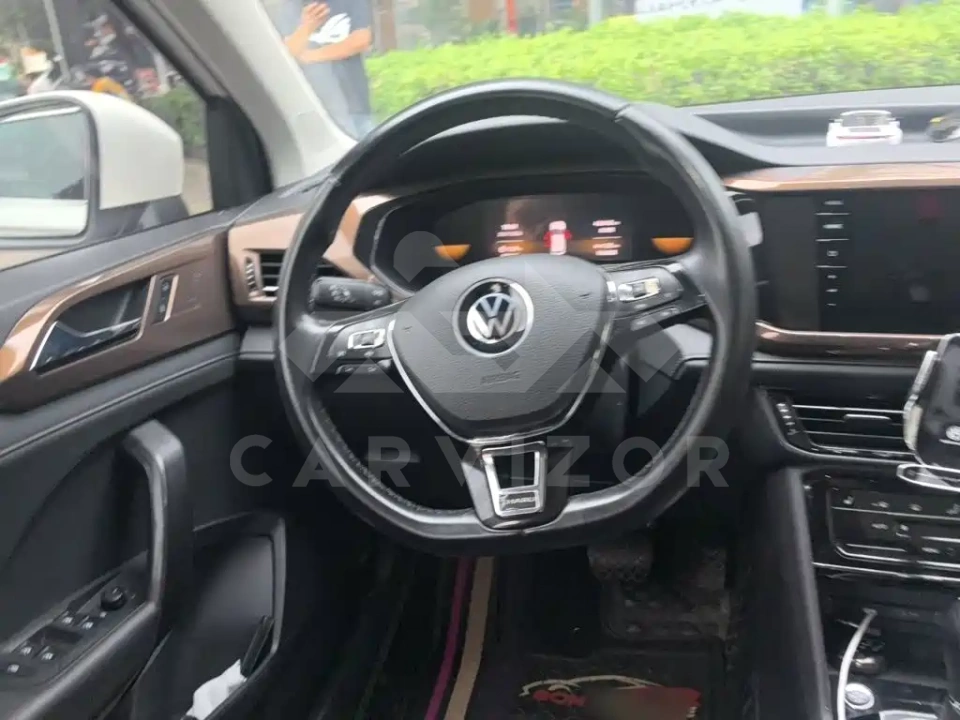 Volkswagen Tharu
