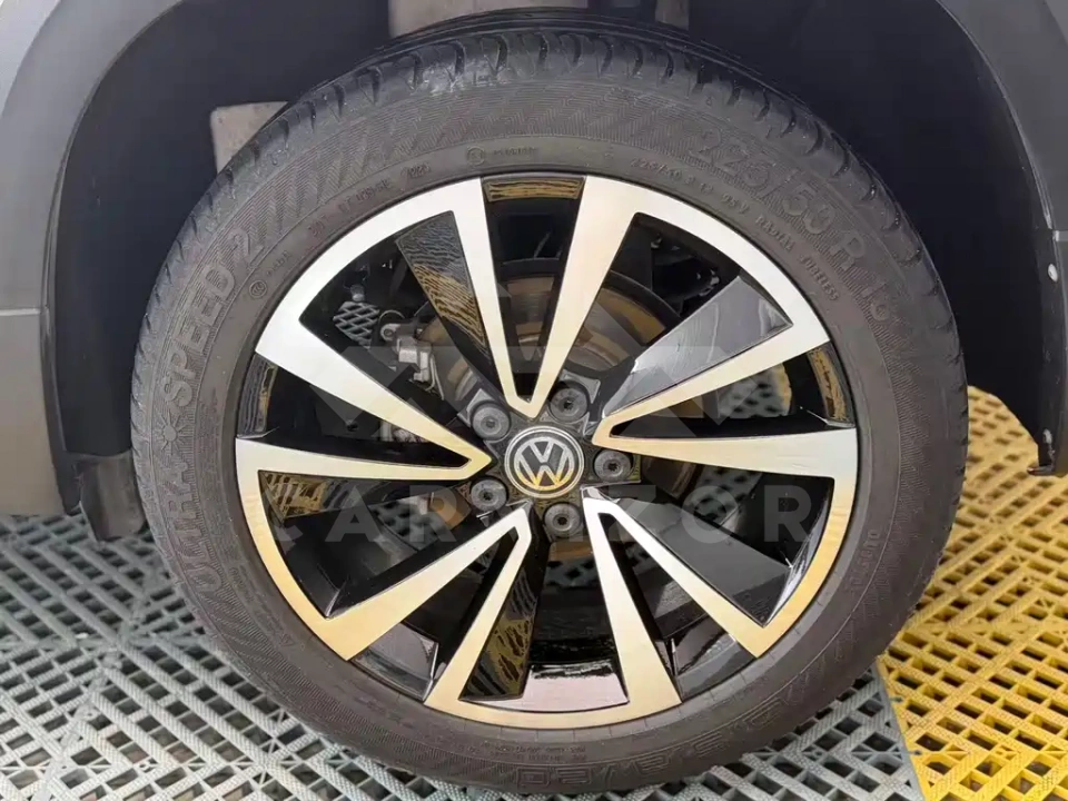 Volkswagen Tharu