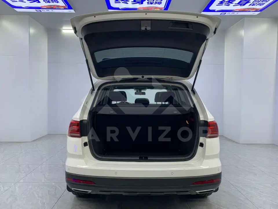 Volkswagen Tharu