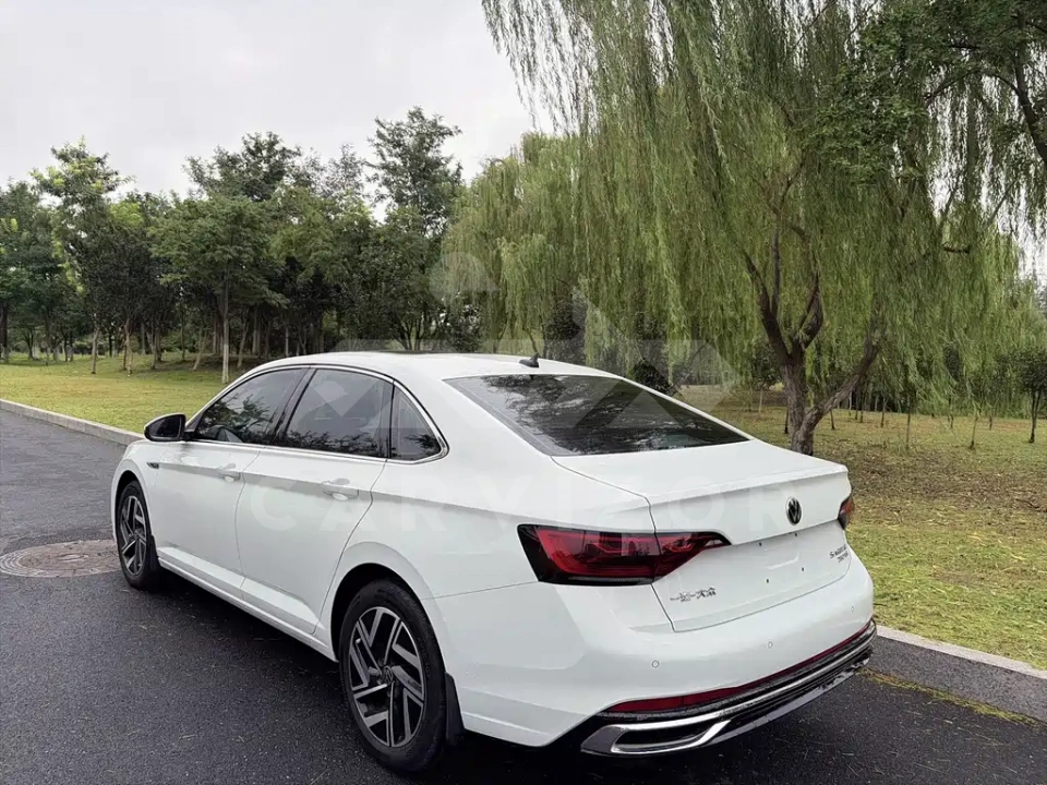 Volkswagen Sagitar