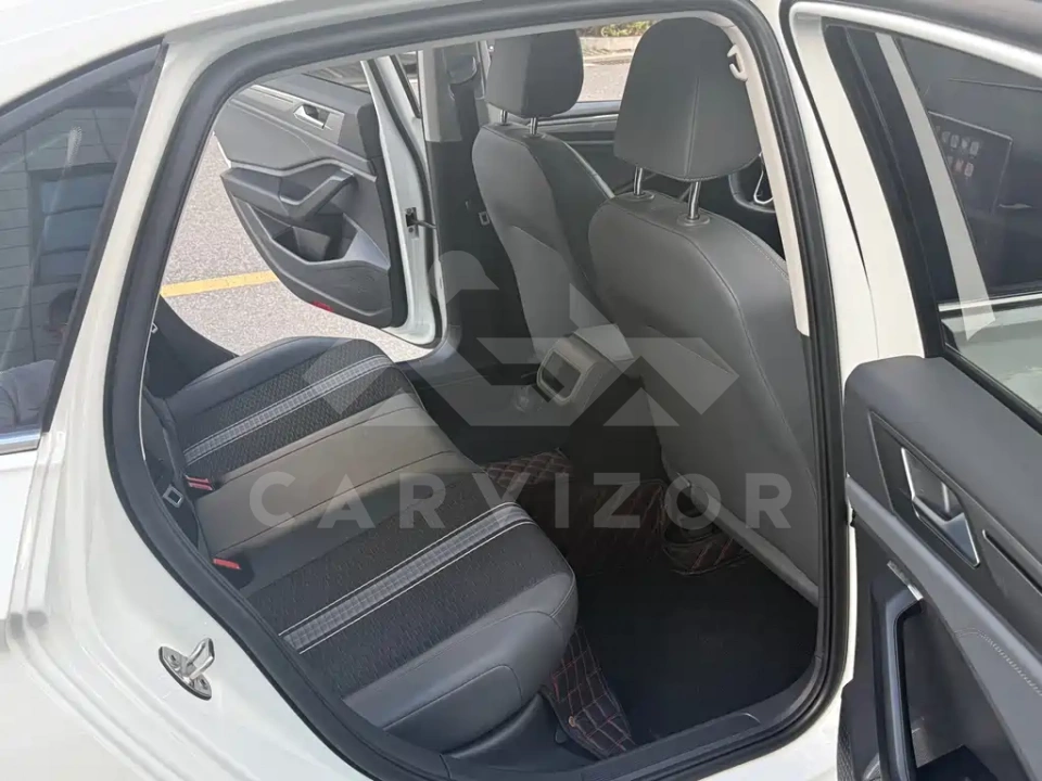 Volkswagen Sagitar