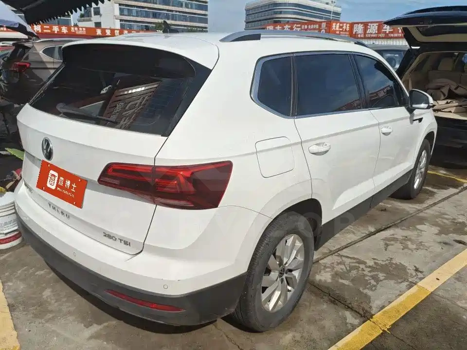 Volkswagen Tharu
