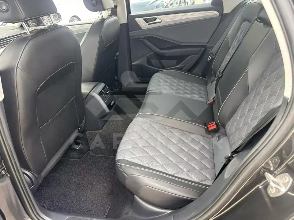 Volkswagen Sagitar