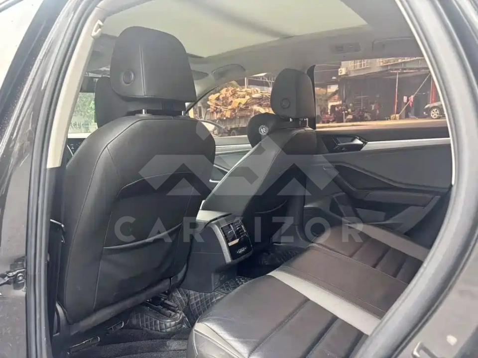 Volkswagen Sagitar