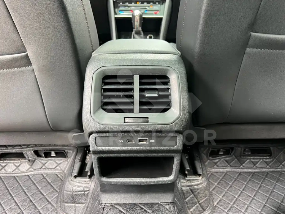 Volkswagen Tharu