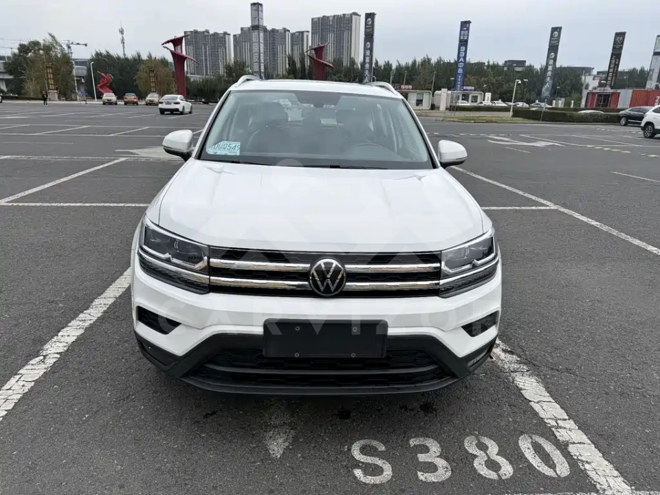 Volkswagen Tharu