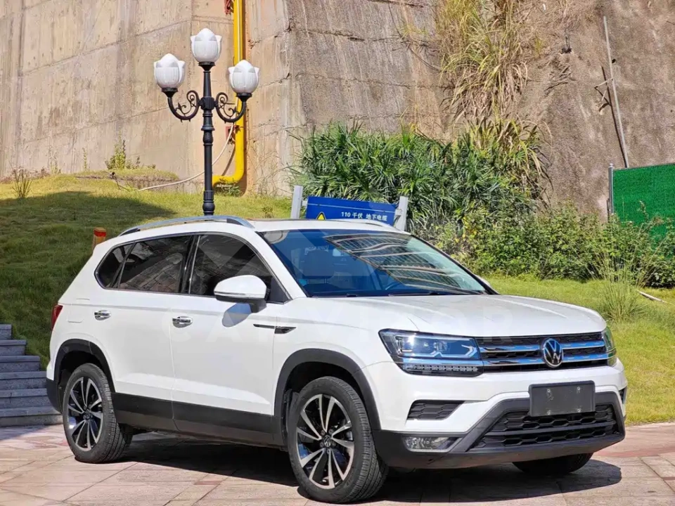 Volkswagen Tharu