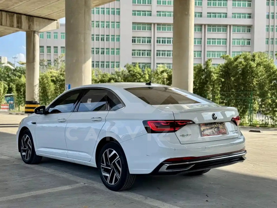 Volkswagen Sagitar