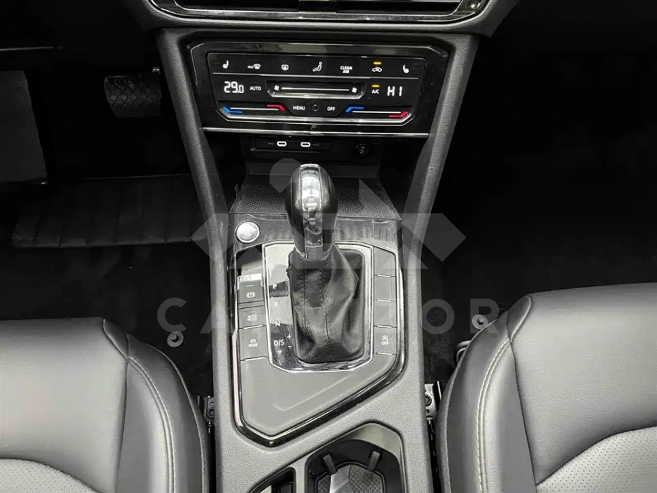 Volkswagen Tharu