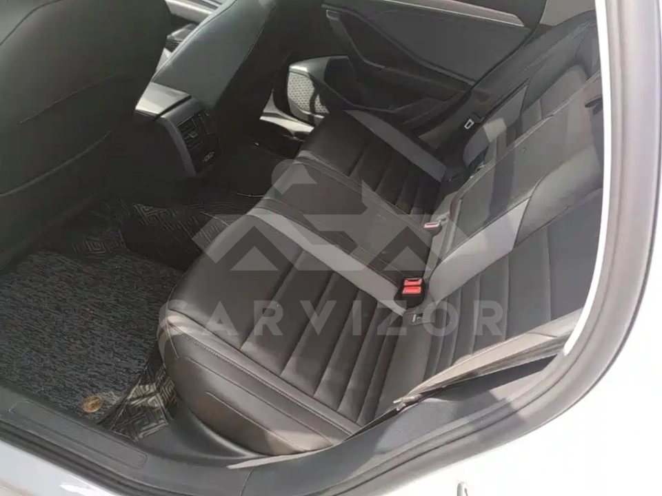 Volkswagen Sagitar