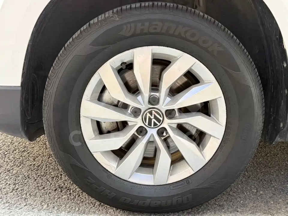 Volkswagen Tharu