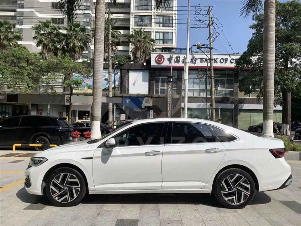 Volkswagen Sagitar