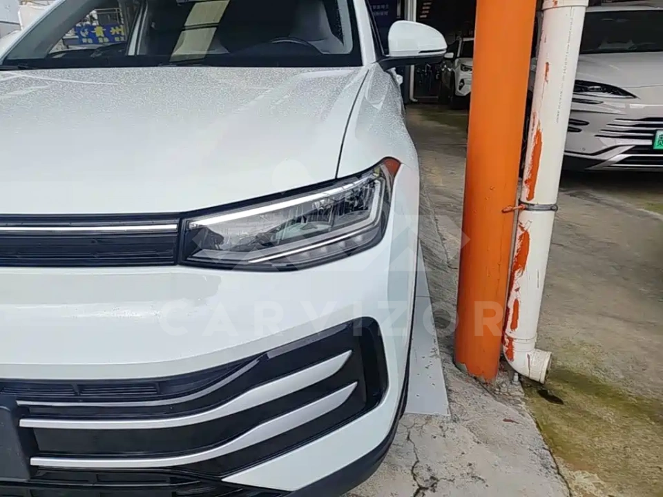 Volkswagen Tharu