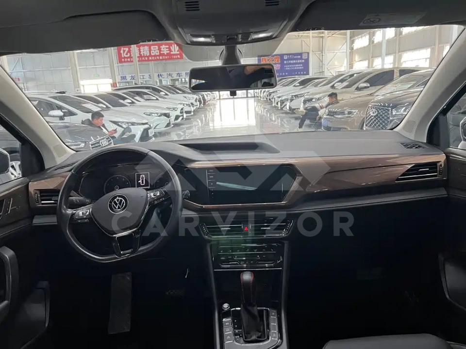 Volkswagen Tharu