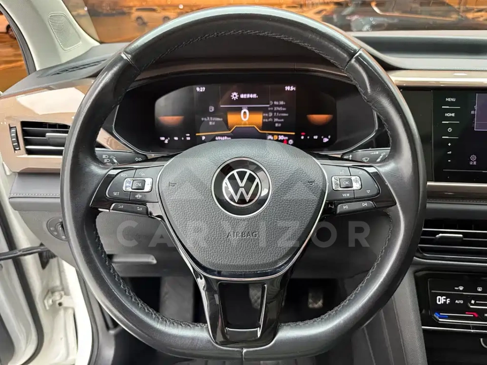Volkswagen Tharu