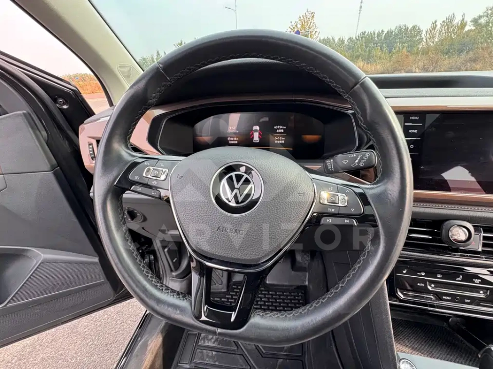 Volkswagen Tharu