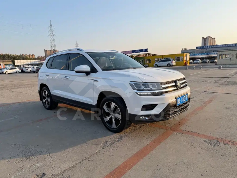 Volkswagen Tharu