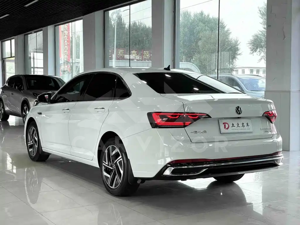 Volkswagen Sagitar