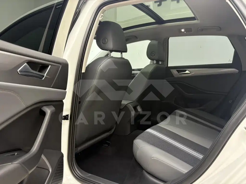 Volkswagen Sagitar