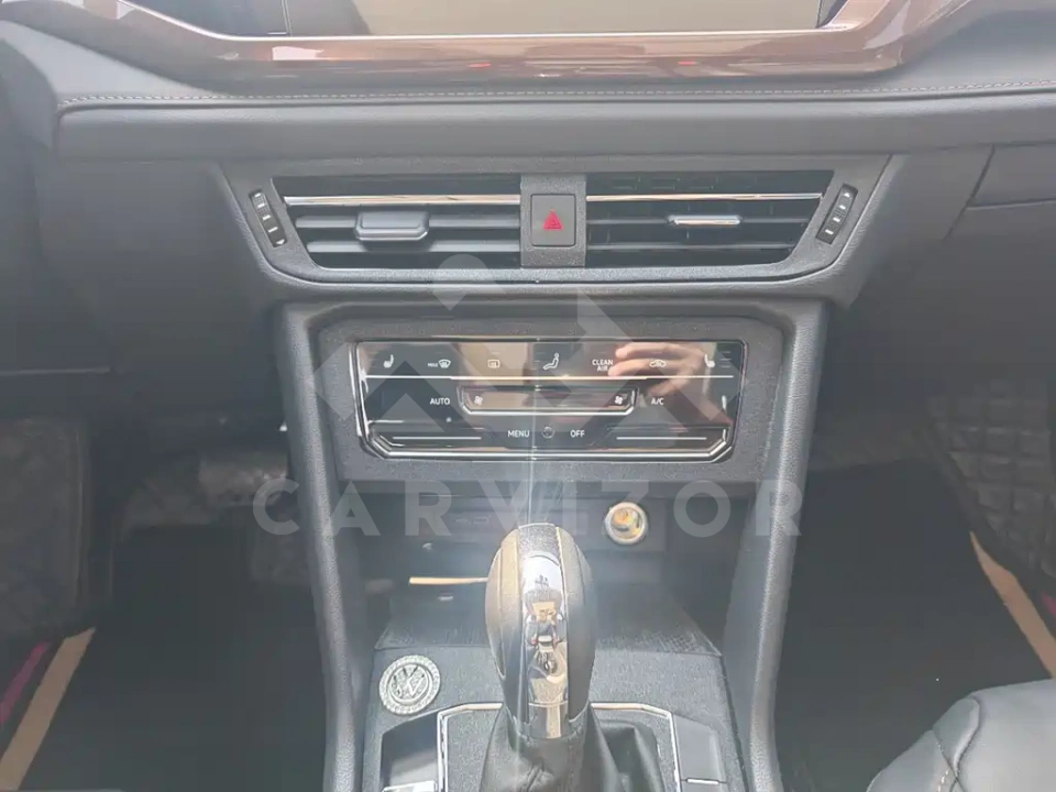 Volkswagen Tharu