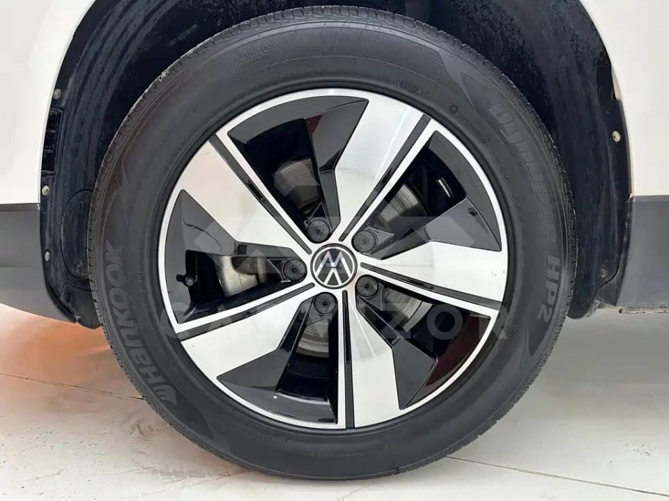 Volkswagen Tharu