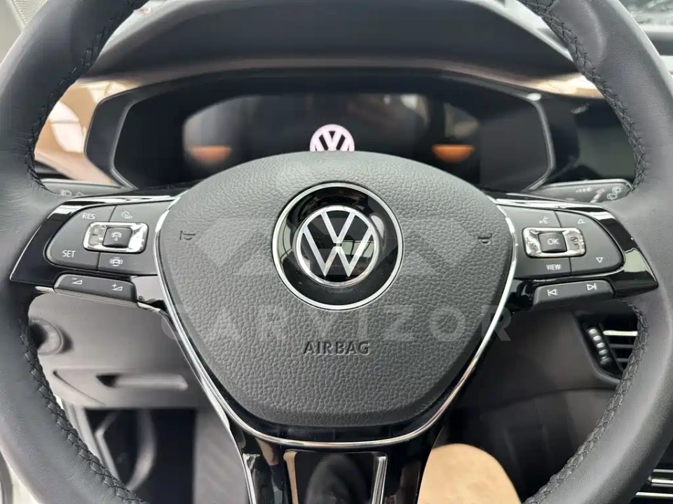 Volkswagen Tharu