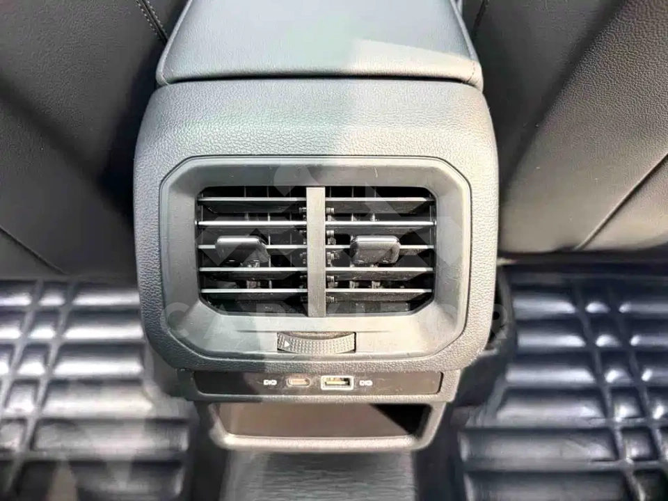 Volkswagen Tharu