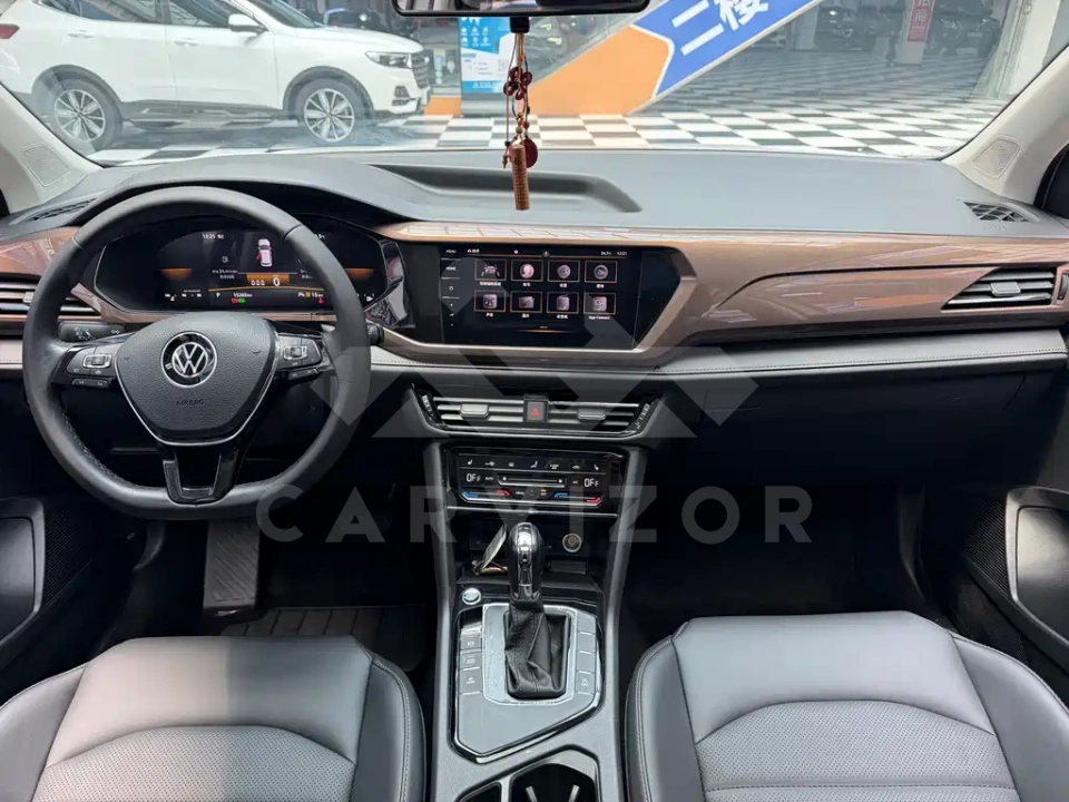 Volkswagen Tharu