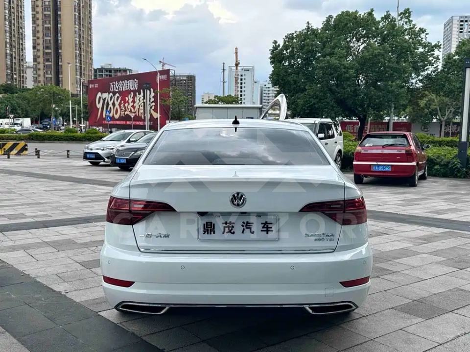 Volkswagen Sagitar