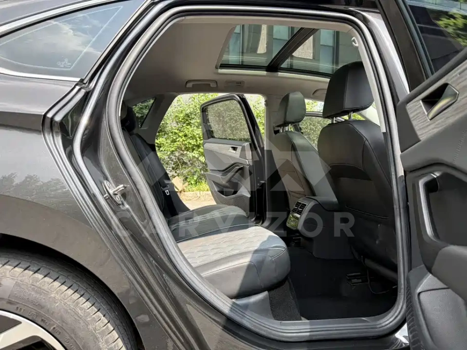 Volkswagen Sagitar