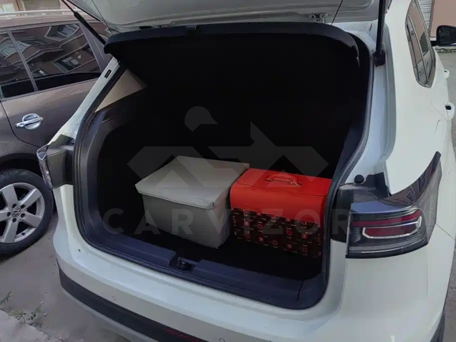 Volkswagen Tharu