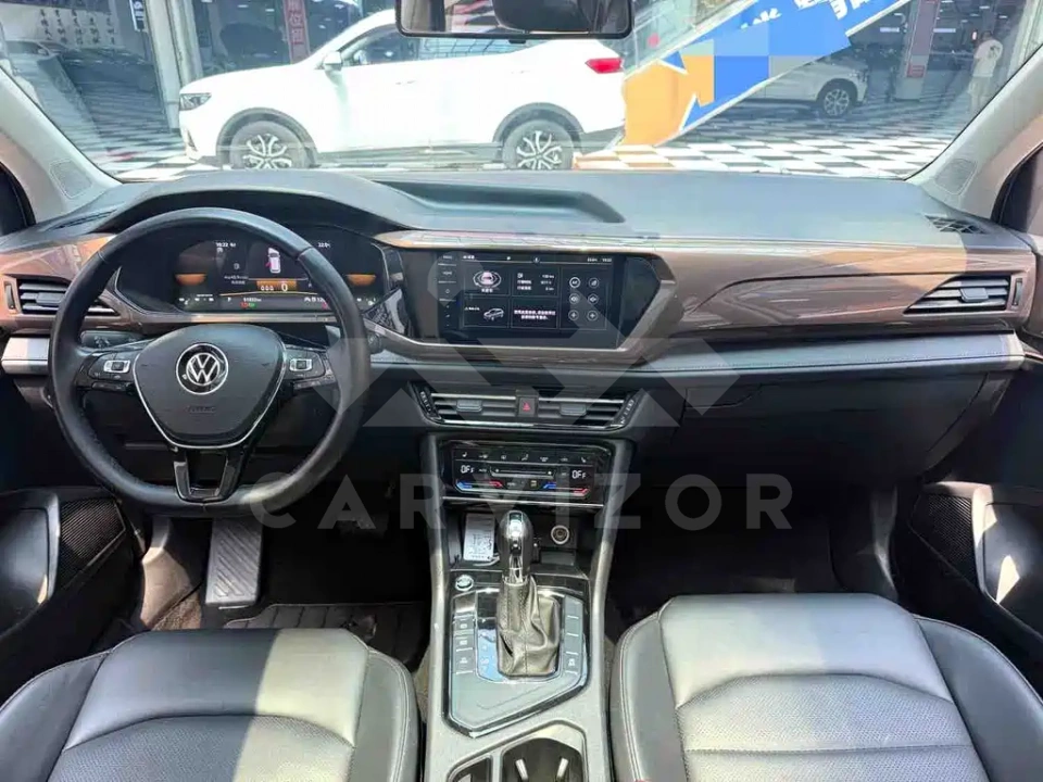 Volkswagen Tharu