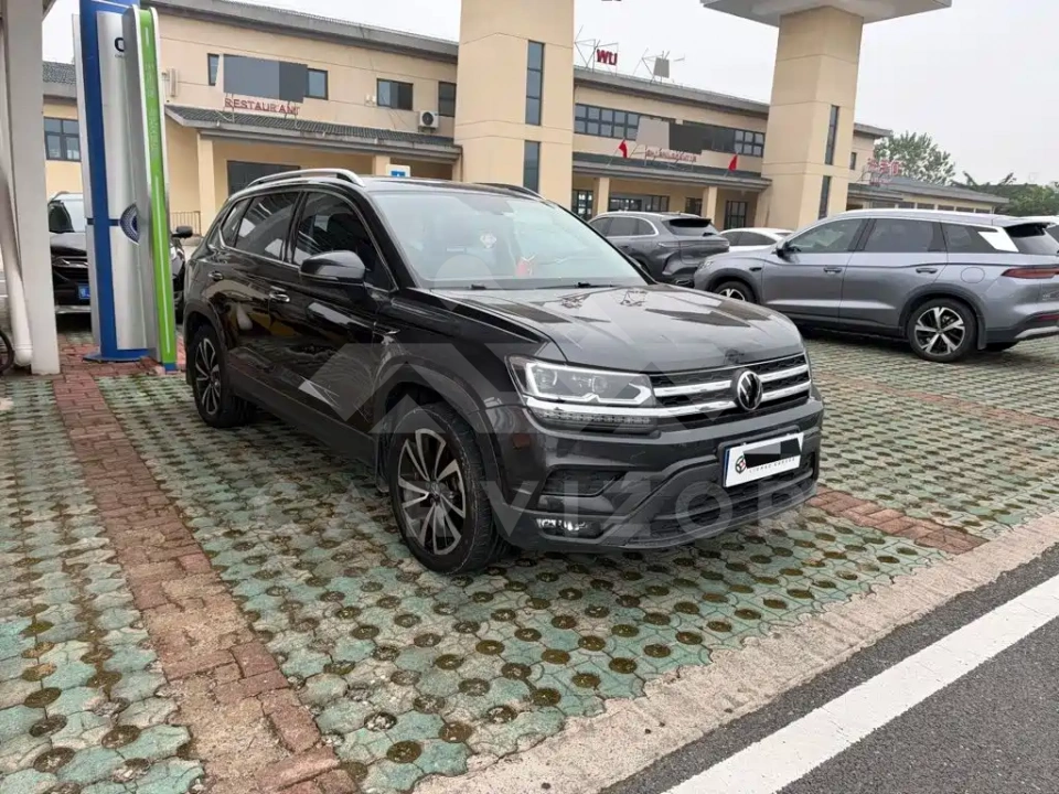 Volkswagen Tharu