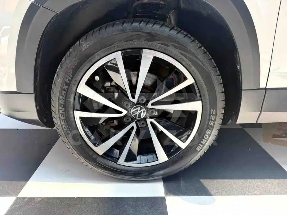 Volkswagen Tharu