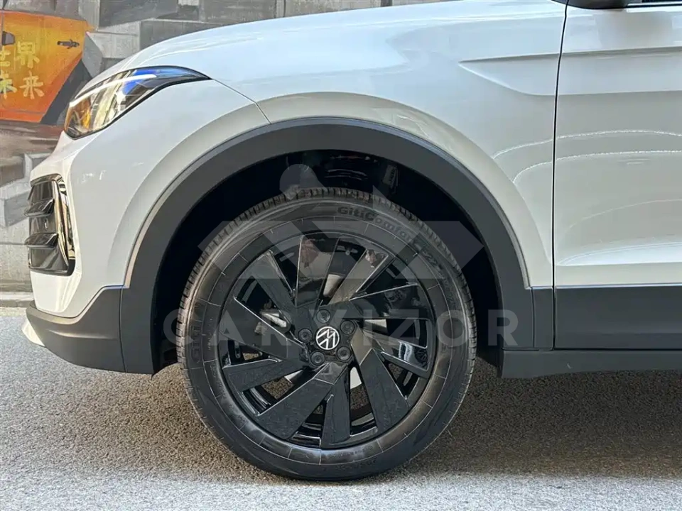 Volkswagen Tharu