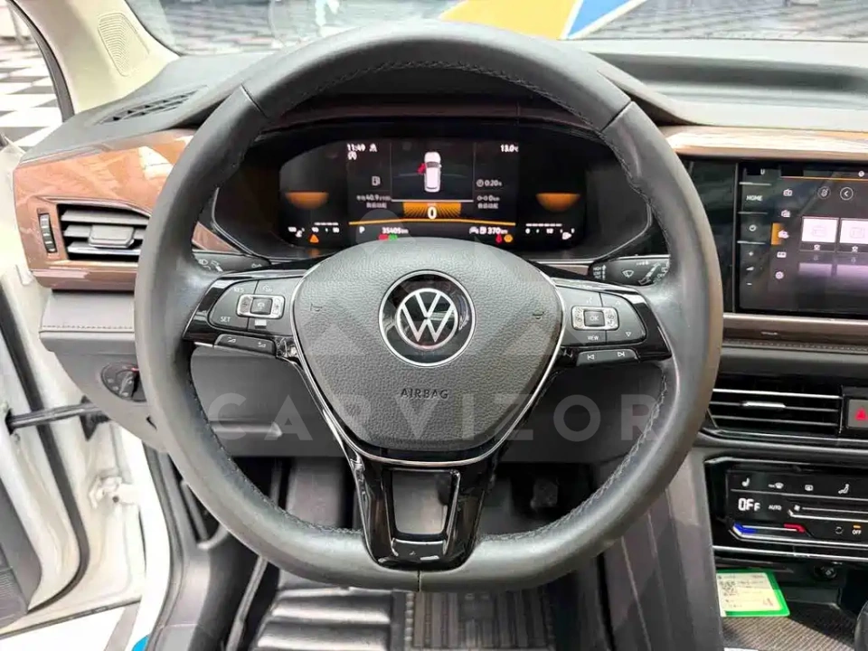 Volkswagen Tharu