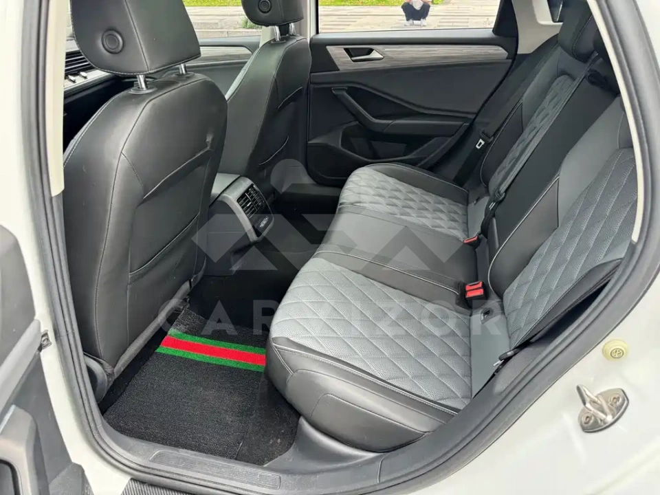 Volkswagen Sagitar