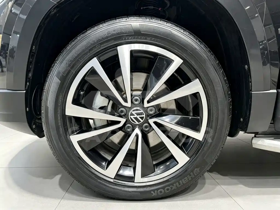 Volkswagen Tharu