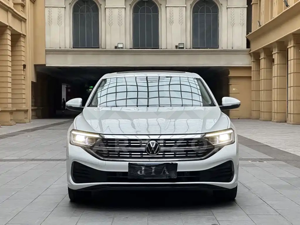 Volkswagen Sagitar