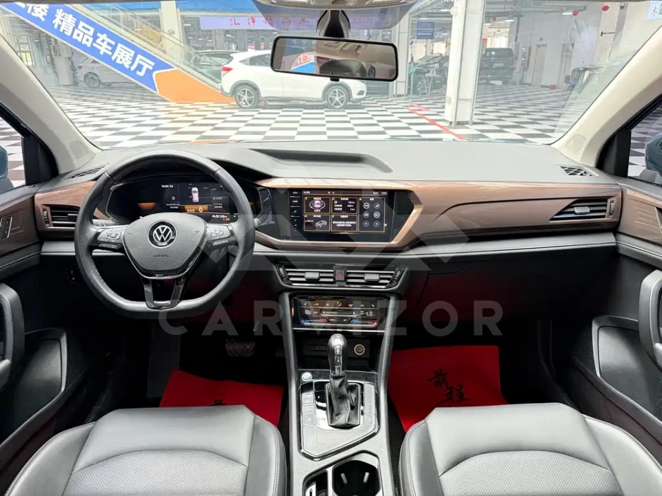 Volkswagen Tharu