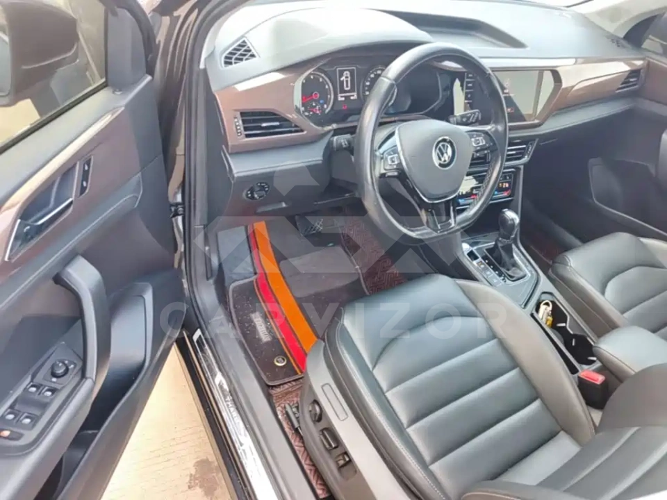Volkswagen Tharu