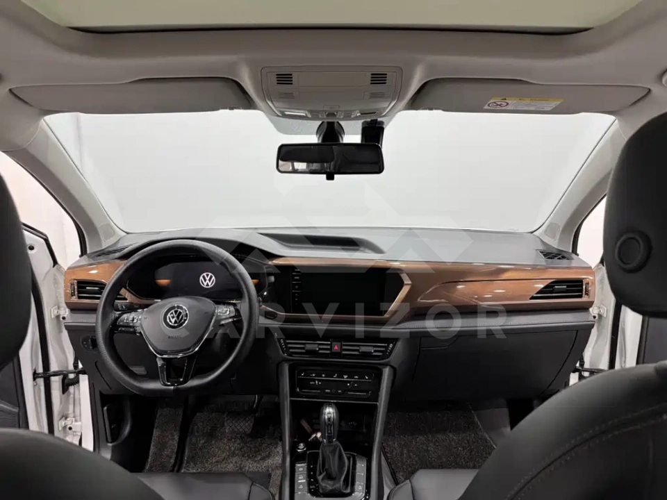 Volkswagen Tharu