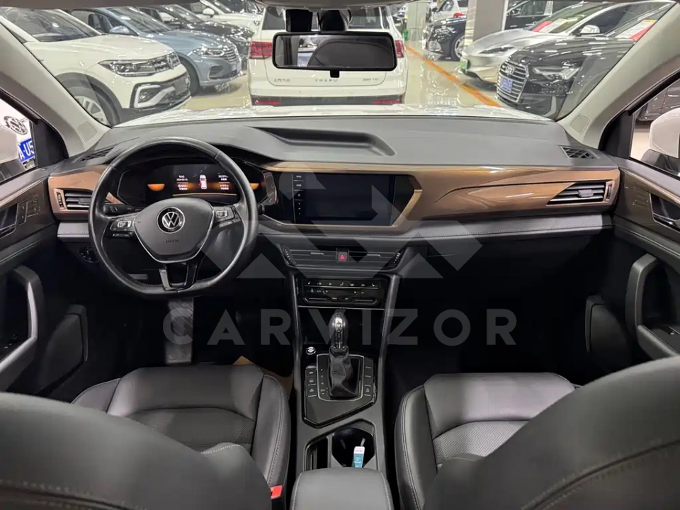Volkswagen Tharu