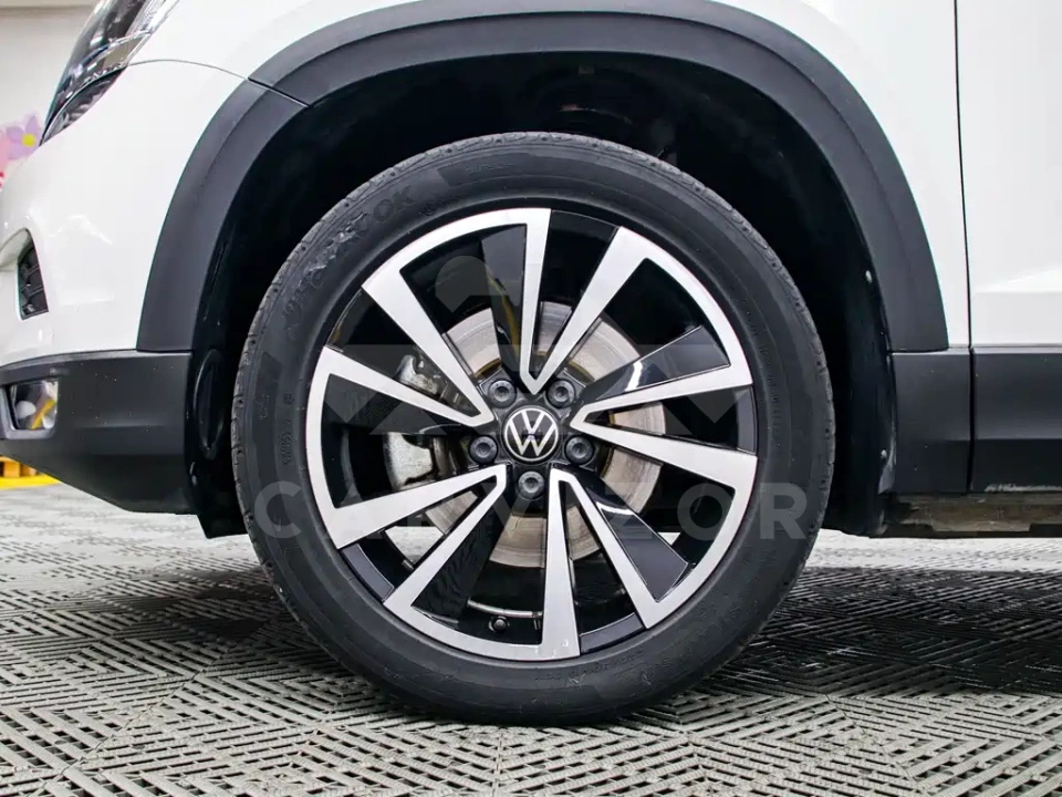 Volkswagen Tharu