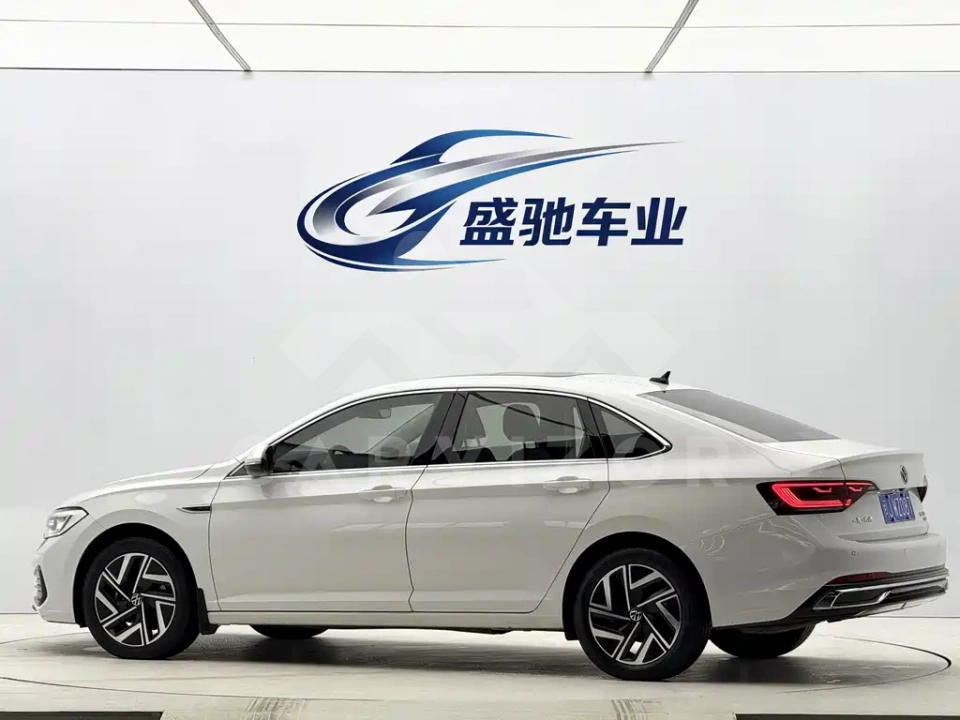 Volkswagen Sagitar