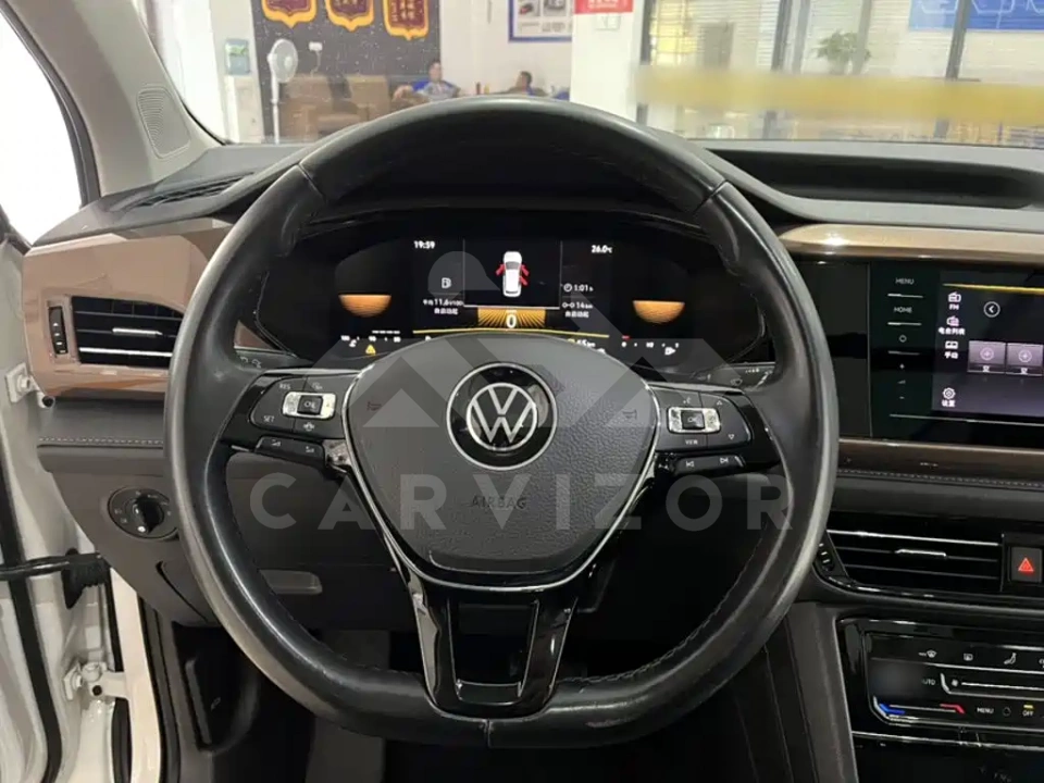 Volkswagen Tharu