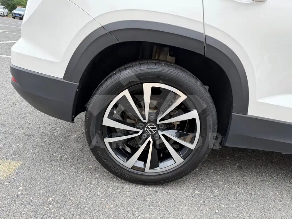 Volkswagen Tharu