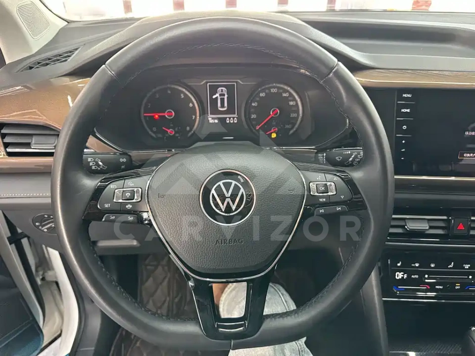 Volkswagen Tharu